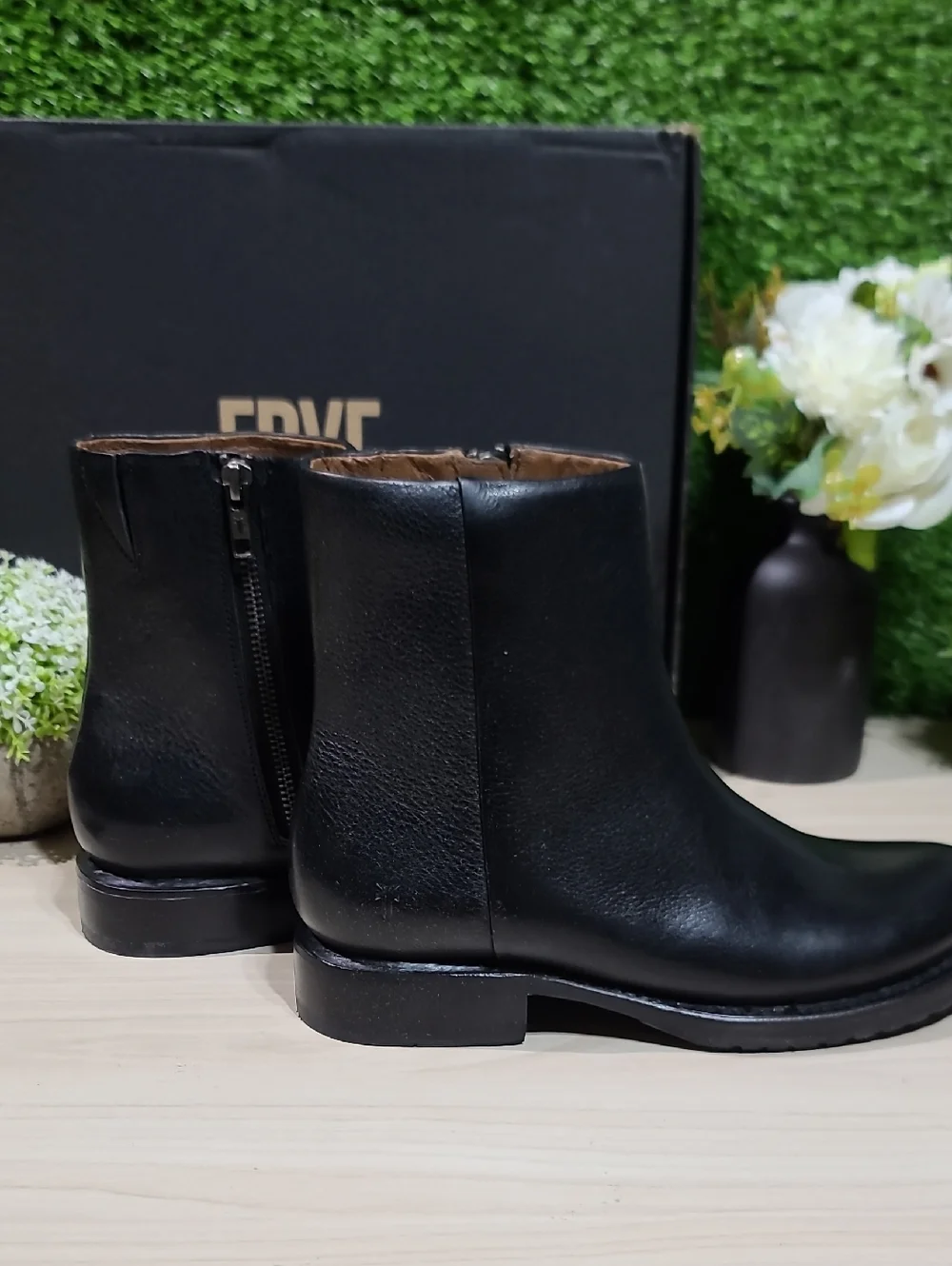 Frye Veronica Inside Zip Black Booties - US Women's 7 M NEW - Picture 4 of 11